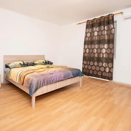 Stunning In With Wifi Apartman