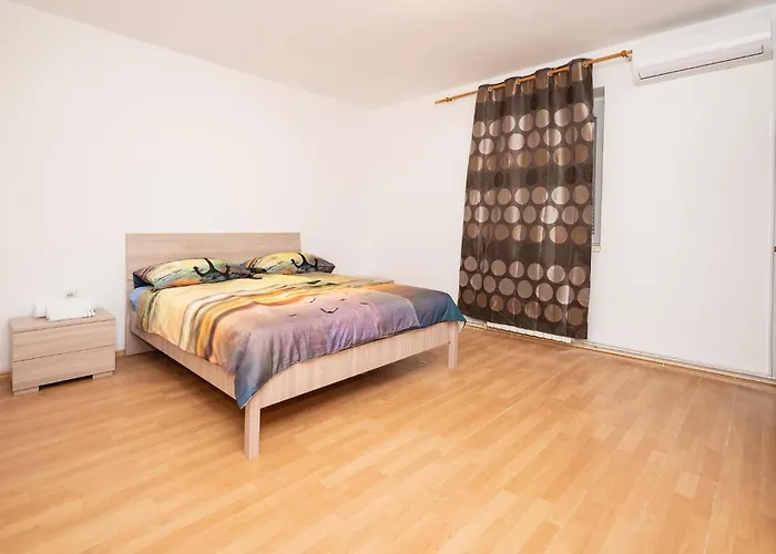 Stunning In With Wifi Apartman